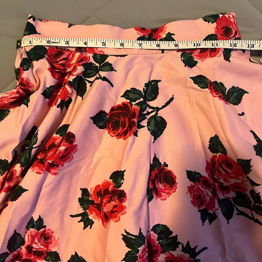 Vixen Swing Skirt in Pink Vintage Roses print - Picture 8 of 8